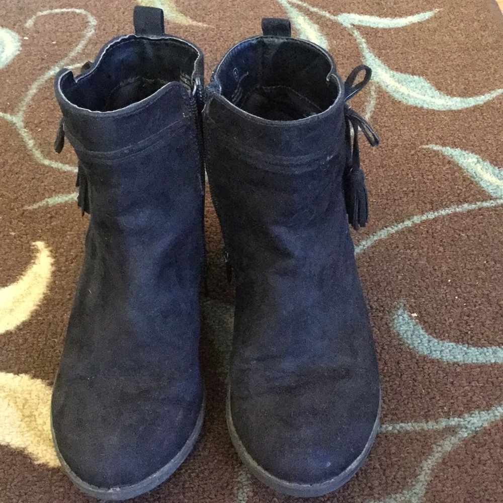 Black justice boots